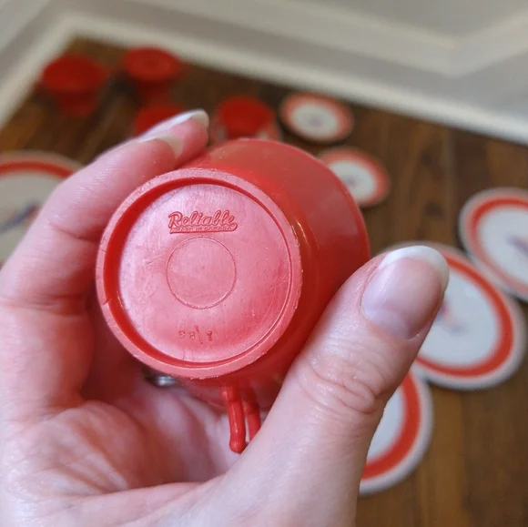 Red and White Dinnerware Set - Picture 5 of 13